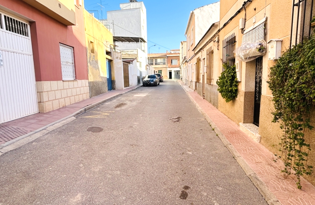 La calle Habaneras ver renovada su red de agua potable, alcantarillado y pavimento por ms de 116.000 euros